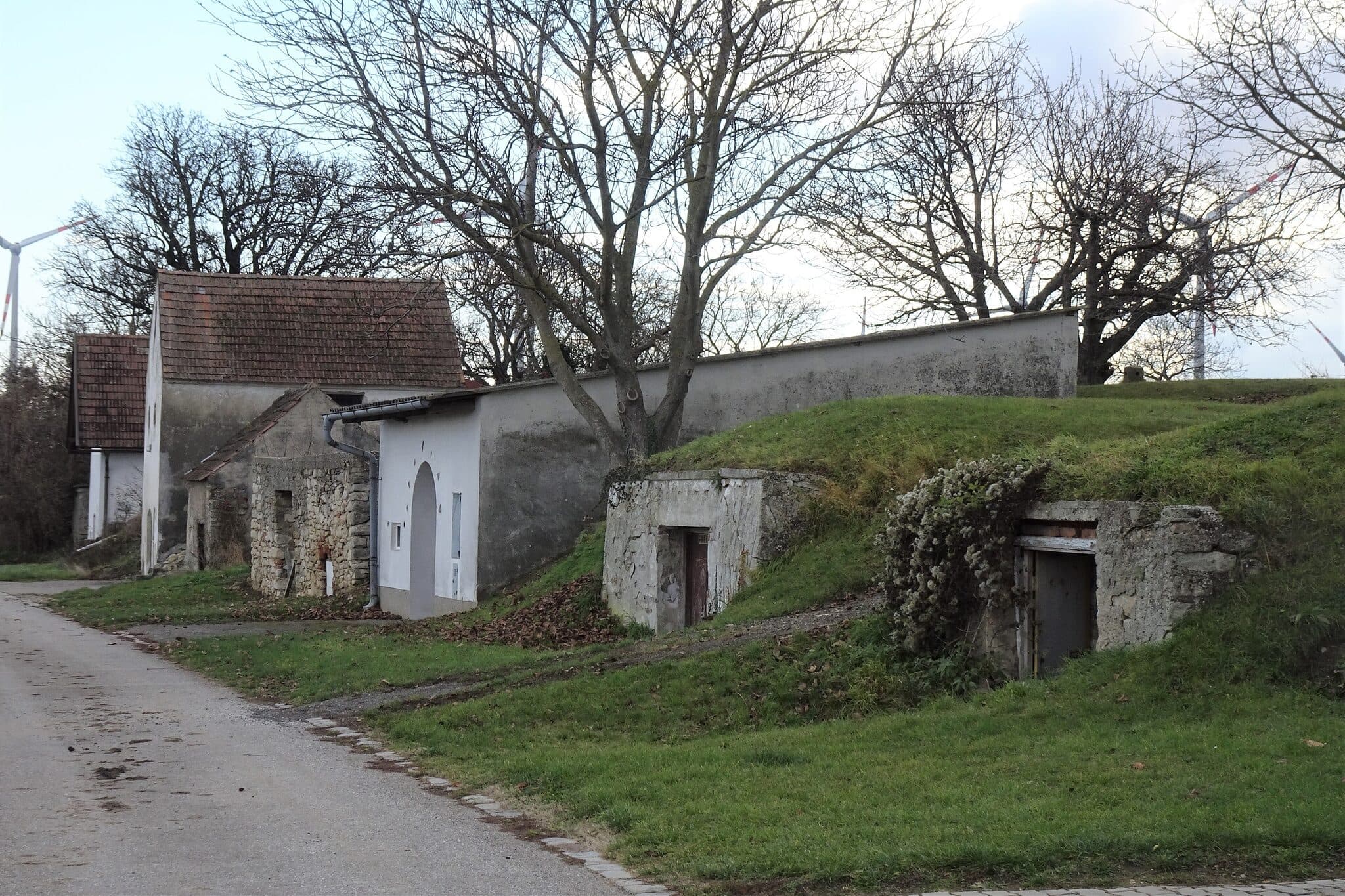 Kellergasse in Höflein, Bezirk Bruck an der Leitha, Niederösterreich